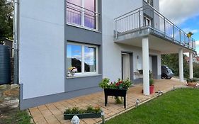 Apartment Vis-A-Vis